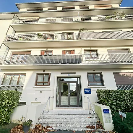 Lumineux, Vue Degagee, Et A Pied Appartement