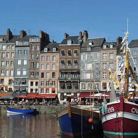 Lumineux, Vue Degagee, Et A Pied Ouistreham