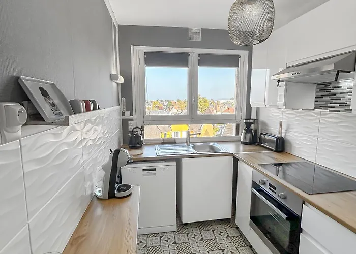 Lumineux, Vue Degagee, Et A Pied Appartement Ouistreham